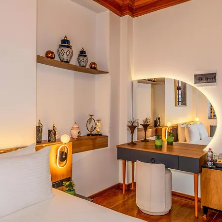 Lemira Pera & Luxery *