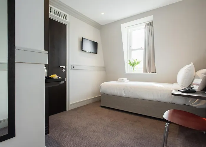 Lemira Pera & Luxery